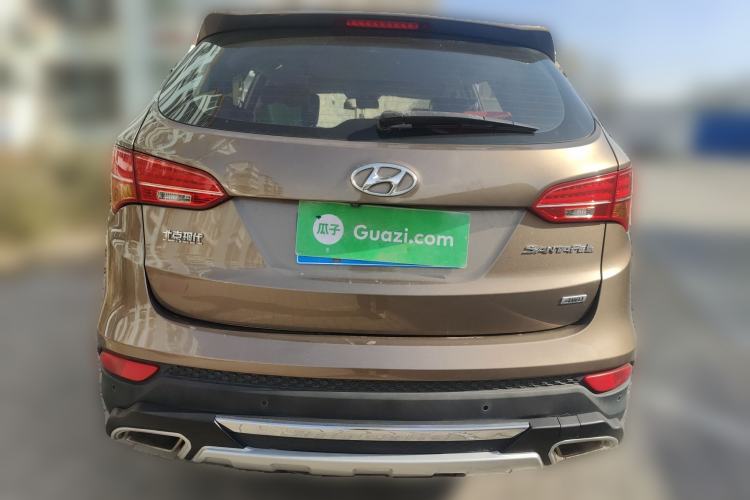 Used Hyundai Santa Fe 2013 Revised Version 2.4L Automatic All-Wheel Drive Luxury Trim Rear
