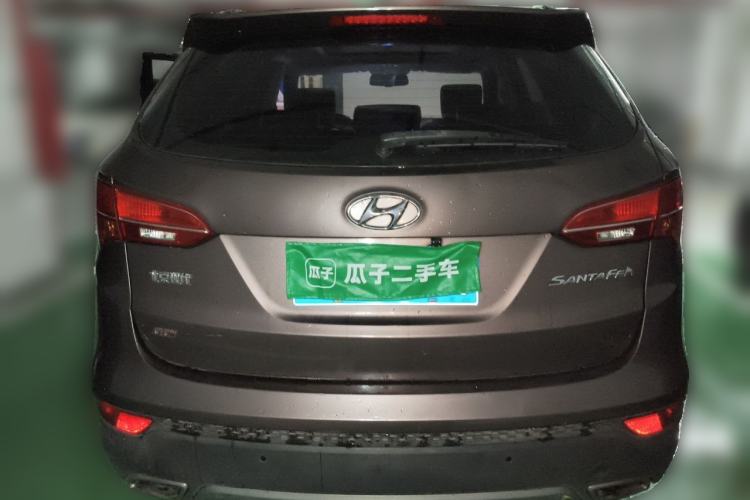 Used Hyundai Santa Fe 2013 2.4L Automatic Two-Wheel Drive Smart Version Rear