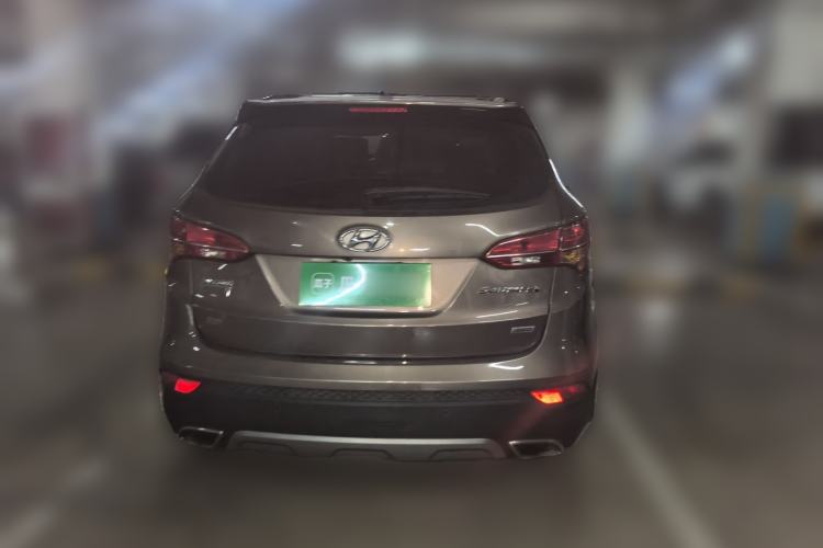 Used Hyundai Santa Fe 2013 Revised Version 2.4L Automatic All-Wheel Drive Luxury Trim Rear