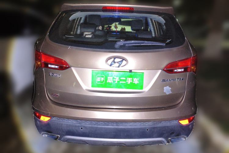 Used Hyundai Santa Fe 2013 2.4L Automatic Two-Wheel Drive Smart Version Rear