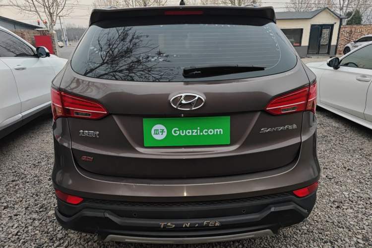 Used Hyundai Santa Fe 2013 2.4L Automatic Two-Wheel Drive Smart Version Rear