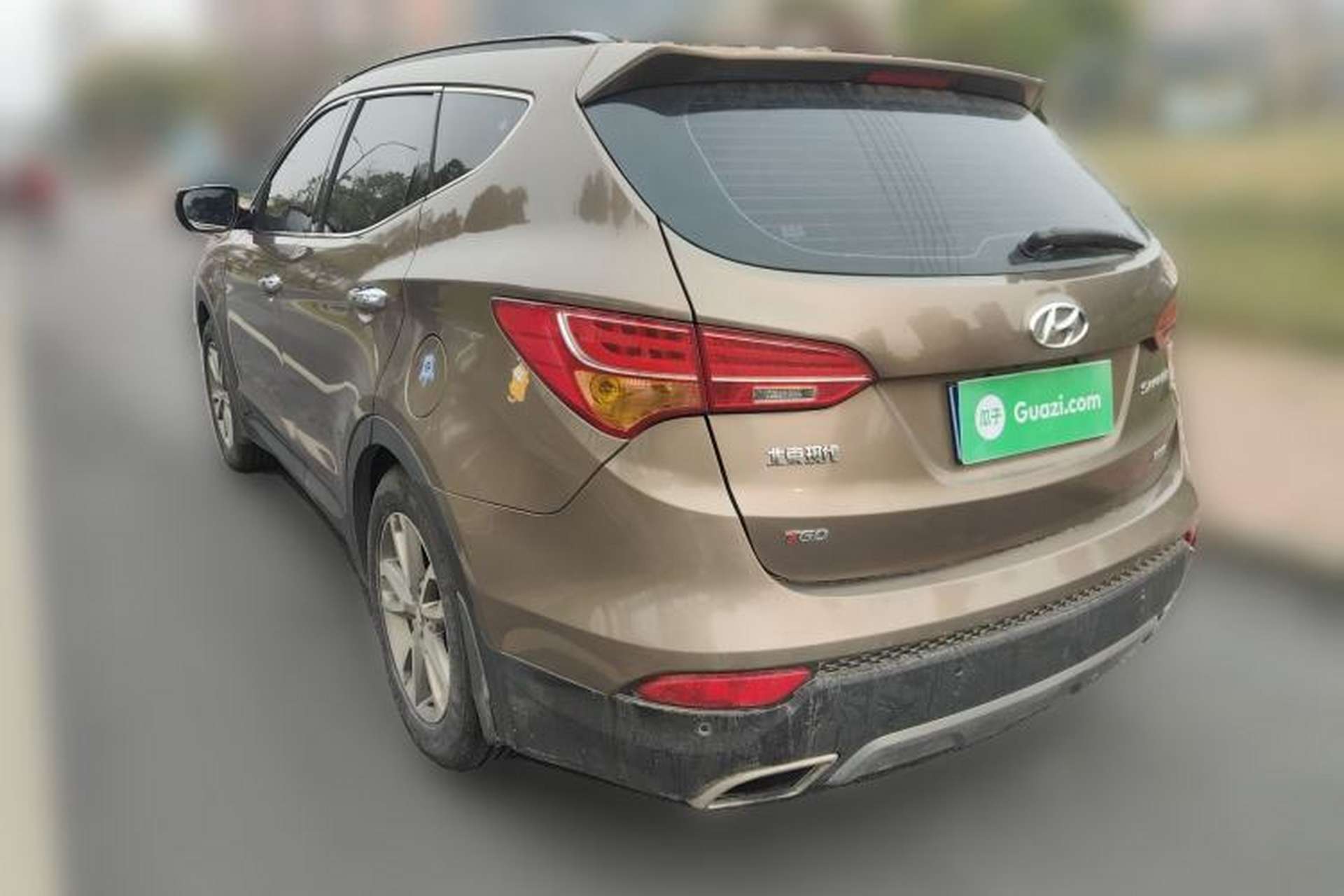 Used Hyundai Santa Fe 2013 2.0T Automatic All-Wheel Drive Top Trim Rear Left 45 Deg
