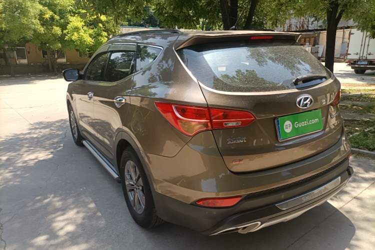 Used Hyundai Santa Fe 2013 2.4L Automatic Two-Wheel Drive Smart Version Rear Left 45 Deg