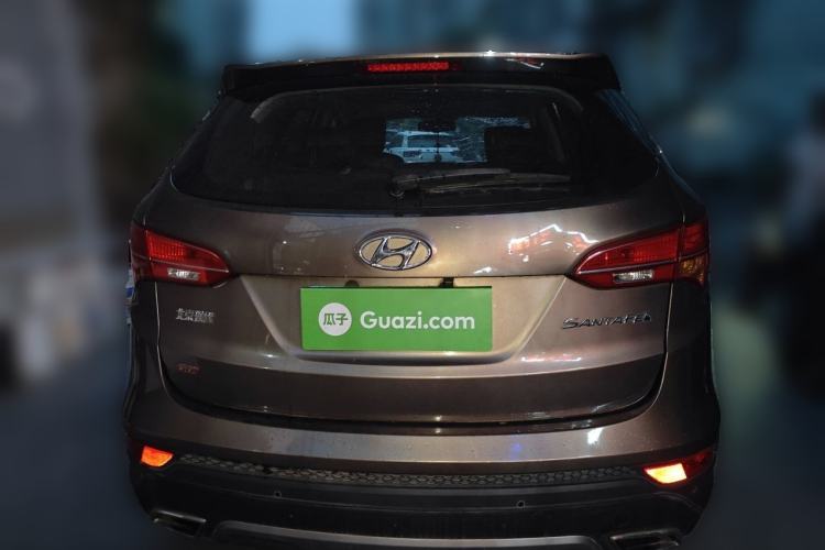 Used Hyundai Santa Fe 2013 2.4L Automatic Two-Wheel Drive Smart Version Rear