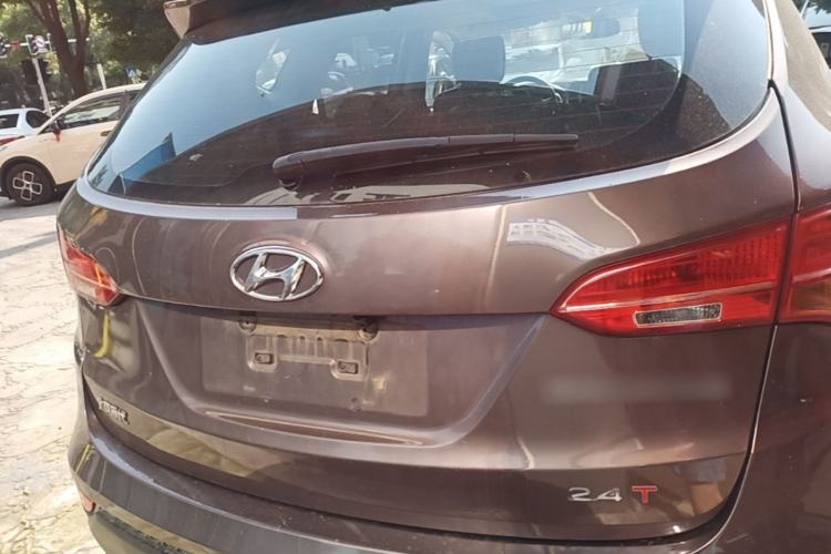 Used Hyundai Santa Fe 2013 2.4L Automatic Two-Wheel Drive Smart Version Rear