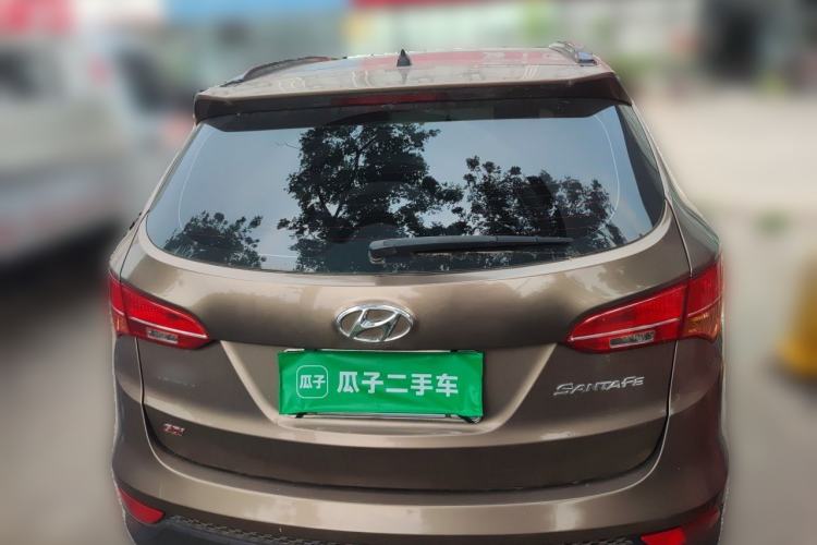 Used Hyundai Santa Fe 2013 2.4L Automatic Two-Wheel Drive Smart Version Rear