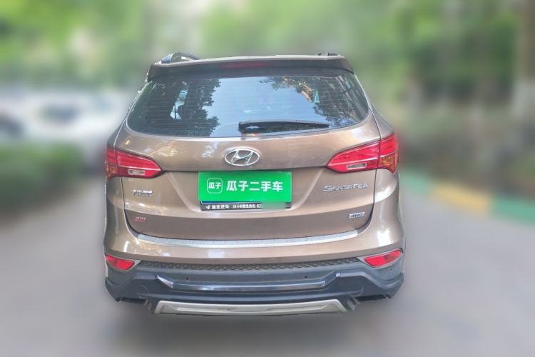 Used Hyundai Santa Fe 2013 Revised Version 2.4L Automatic All-Wheel Drive Luxury Trim Rear