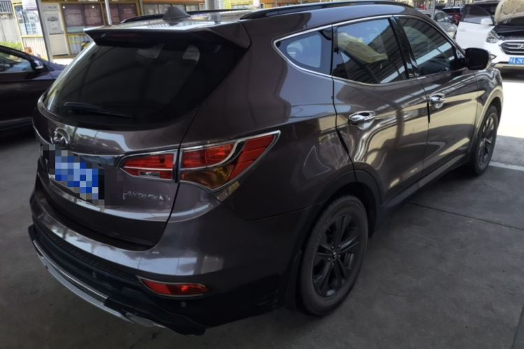 Used Hyundai Santa Fe 2013 2.4L Automatic Two-Wheel Drive Smart Version Rear Right 45 Deg