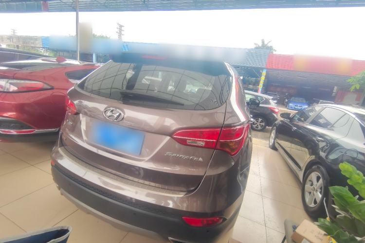 Used Hyundai Santa Fe 2013 2.4L Automatic Two-Wheel Drive Smart Version Rear Right 45 Deg