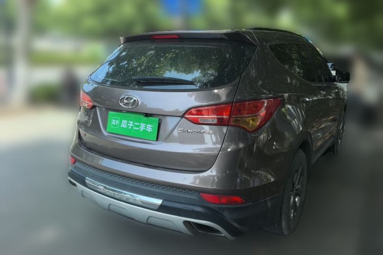 Used Hyundai Santa Fe 2013 2.4L Automatic Two-Wheel Drive Smart Version Rear Right 45 Deg