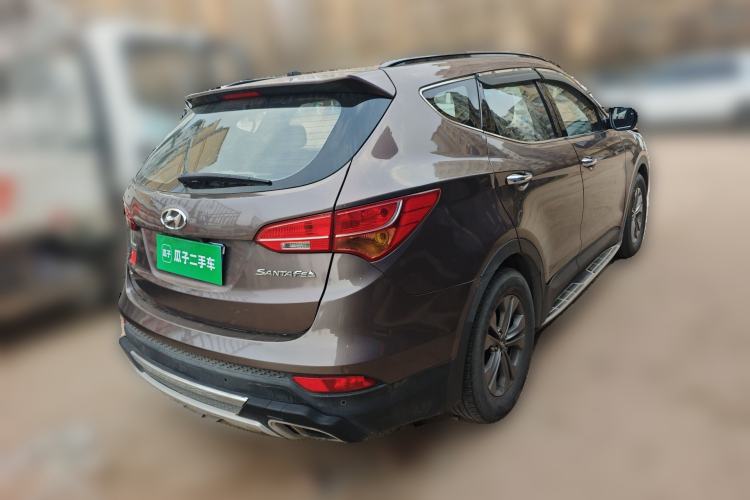 Used Hyundai Santa Fe 2013 2.4L Automatic Two-Wheel Drive Smart Version Rear Right 45 Deg
