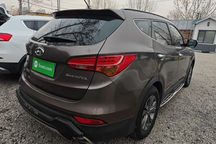 Used Hyundai Santa Fe 2013 2.4L Automatic Two-Wheel Drive Smart Version Rear Right 45 Deg