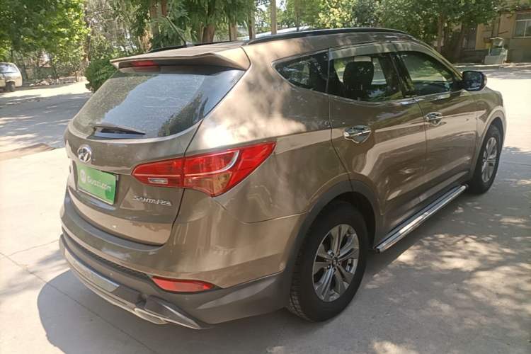 Used Hyundai Santa Fe 2013 2.4L Automatic Two-Wheel Drive Smart Version Rear Right 45 Deg