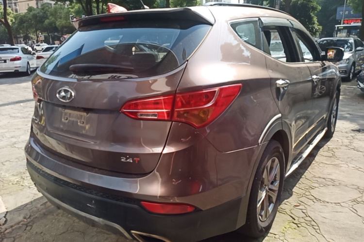Used Hyundai Santa Fe 2013 2.4L Automatic Two-Wheel Drive Smart Version Rear Right 45 Deg