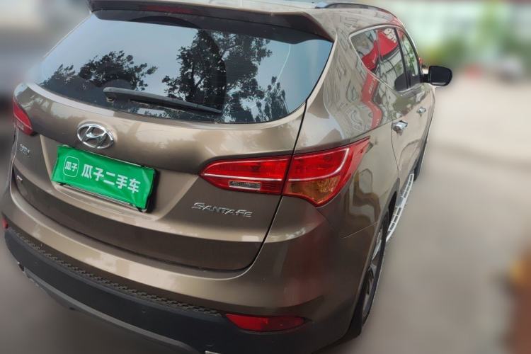 Used Hyundai Santa Fe 2013 2.4L Automatic Two-Wheel Drive Smart Version Rear Right 45 Deg