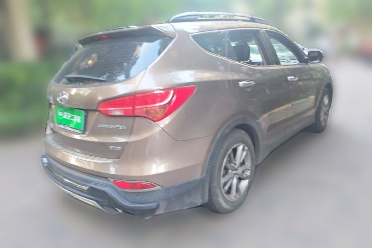 Used Hyundai Santa Fe 2013 Revised Version 2.4L Automatic All-Wheel Drive Luxury Trim Rear Right 45 Deg