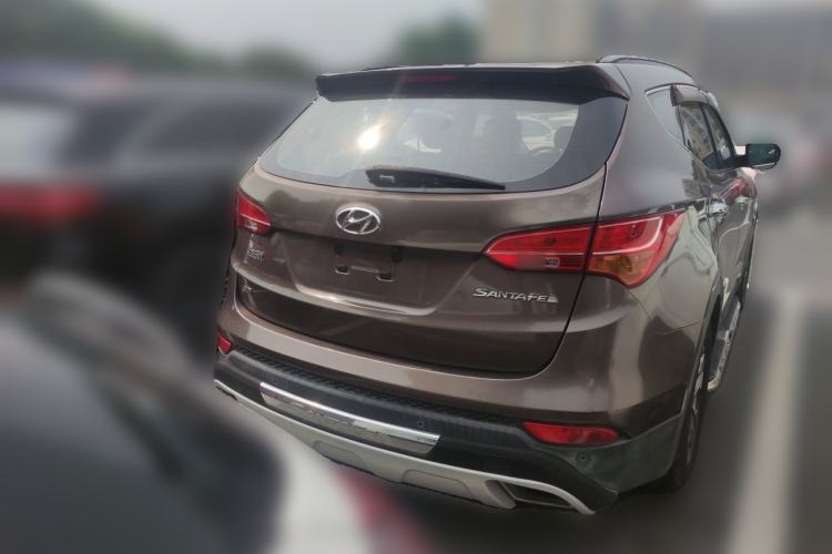 Used Hyundai Santa Fe 2013 2.4L Automatic Two-Wheel Drive Smart Version Rear