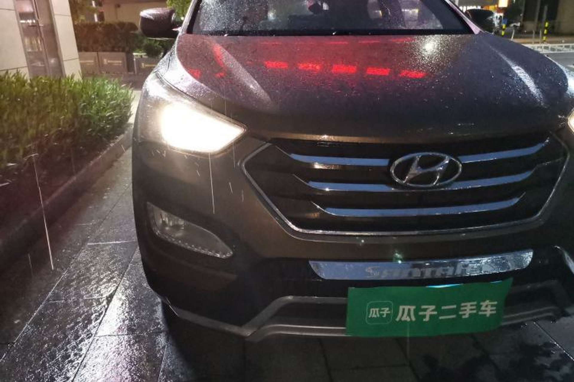 Used Hyundai Santa Fe 2013 2.4L Automatic Two-Wheel Drive Smart Version Right Front Headlight