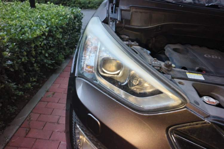 Used Hyundai Santa Fe 2013 Revised Version 2.4L Automatic All-Wheel Drive Smart Type Right Front Headlight