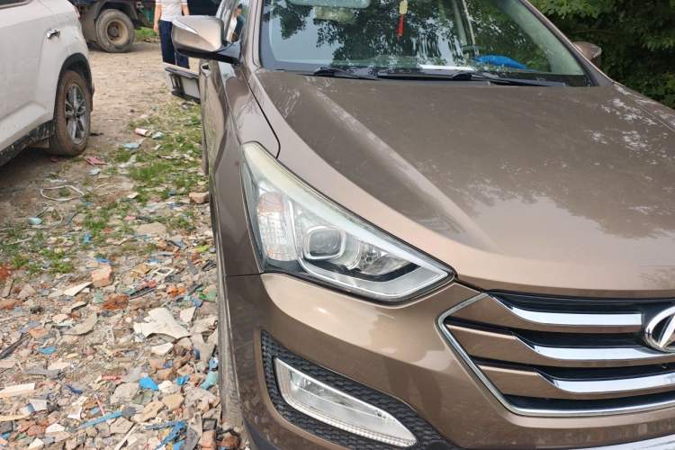 Used Hyundai Santa Fe 2013 2.4L Automatic 2WD Comfort Edition Right Front Headlight
