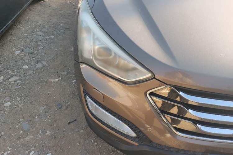 Used Hyundai Santa Fe 2013 Revised Version 2.4L Automatic All-Wheel Drive Luxury Trim Right Front Headlight