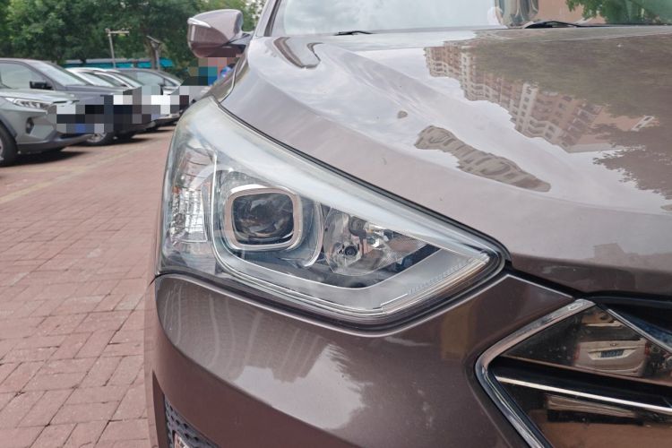 Used Hyundai Santa Fe 2013 Revised Version 2.4L Automatic All-Wheel Drive Smart Type Right Front Headlight