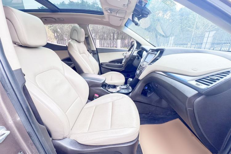 Used Hyundai Santa Fe 2013 Revised Version 2.4L Automatic All-Wheel Drive Luxury Trim Right Front Seat