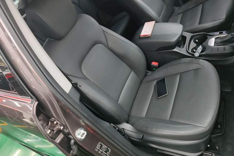Used Hyundai Santa Fe 2013 Revised Version 2.4L Automatic All-Wheel Drive Smart Type Right Front Seat