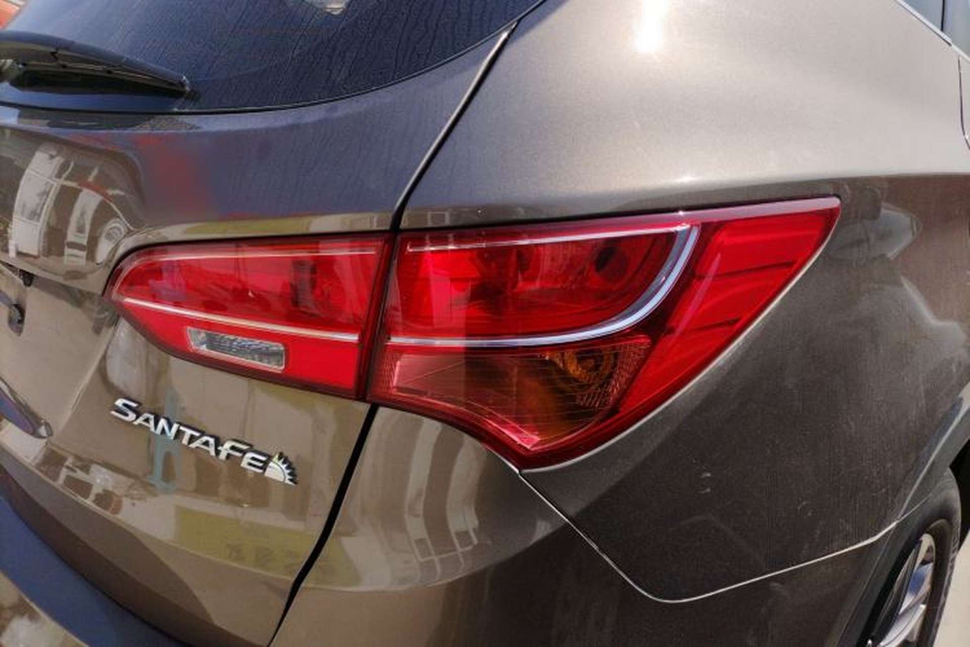 Used Hyundai Santa Fe 2013 2.4L Automatic Two-Wheel Drive Smart Version Right Rear Taillight