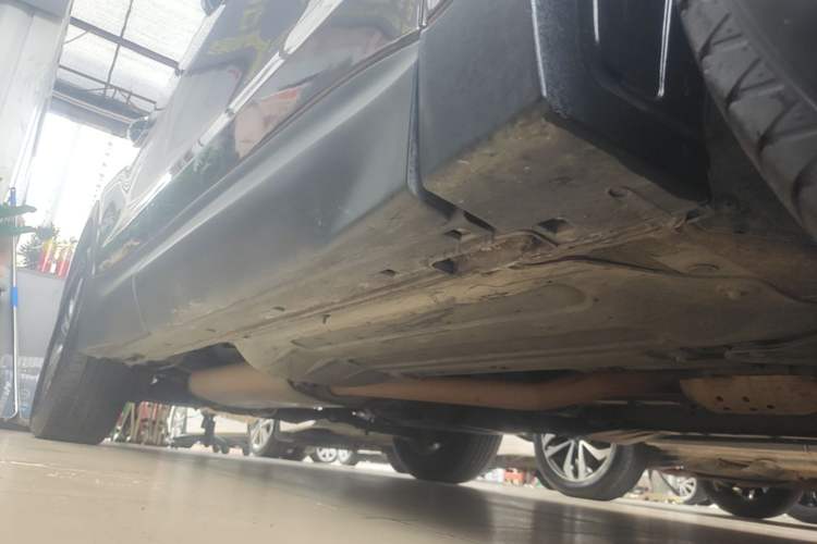 Used Hyundai Santa Fe 2013 2.4L Automatic Two-Wheel Drive Smart Version Right Side Sill