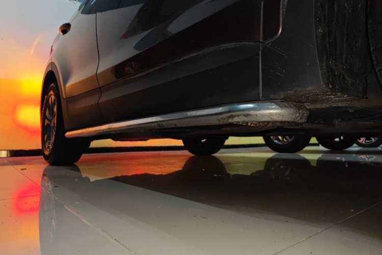 Used Hyundai Santa Fe 2013 2.4L Automatic 4x4 Comfort Edition Right Side Sill
