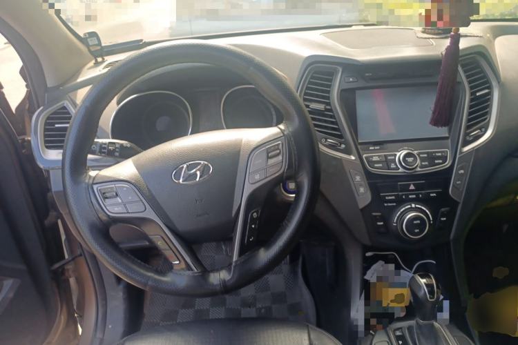 Used Hyundai Santa Fe 2013 Revised Version 2.4L Automatic All-Wheel Drive Smart Type Steering Wheel