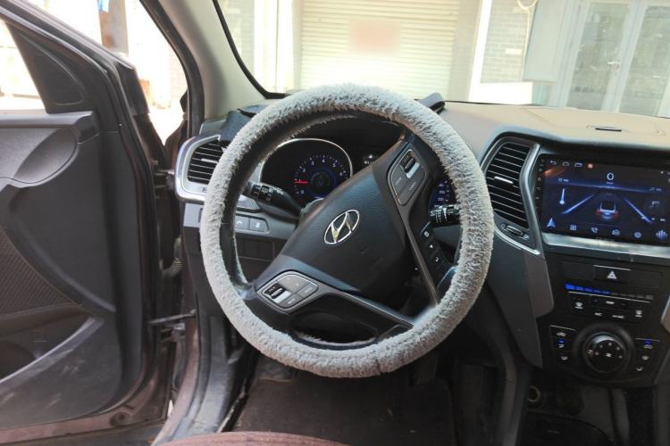 Used Hyundai Santa Fe 2013 2.0T Automatic Two-Wheel Drive Fashion Edition Steering Wheel