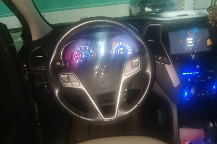 Used Hyundai Santa Fe 2013 2.4L Automatic 2WD Comfort Edition Steering Wheel