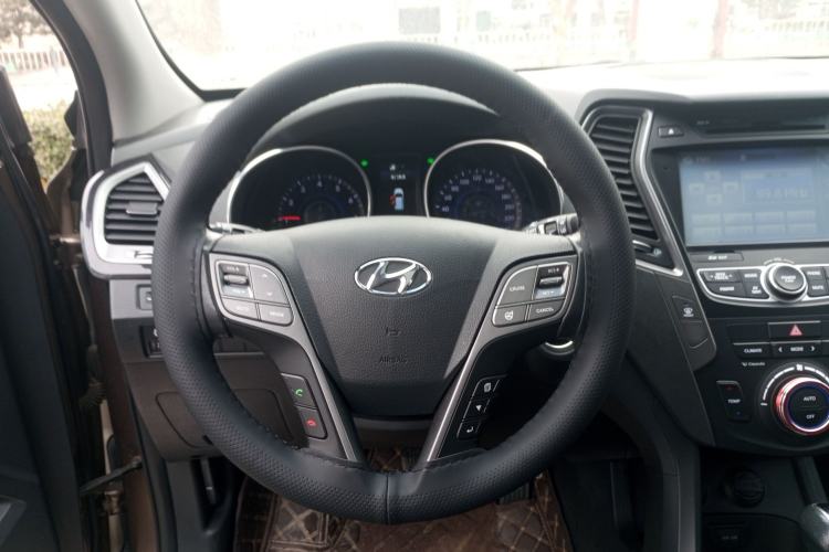 Used Hyundai Santa Fe 2013 Revised Version 2.4L Automatic All-Wheel Drive Smart Type Steering Wheel