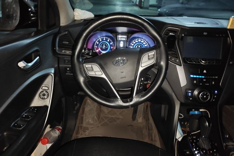 Used Hyundai Santa Fe 2013 2.4L Automatic 2WD Comfort Edition Steering Wheel