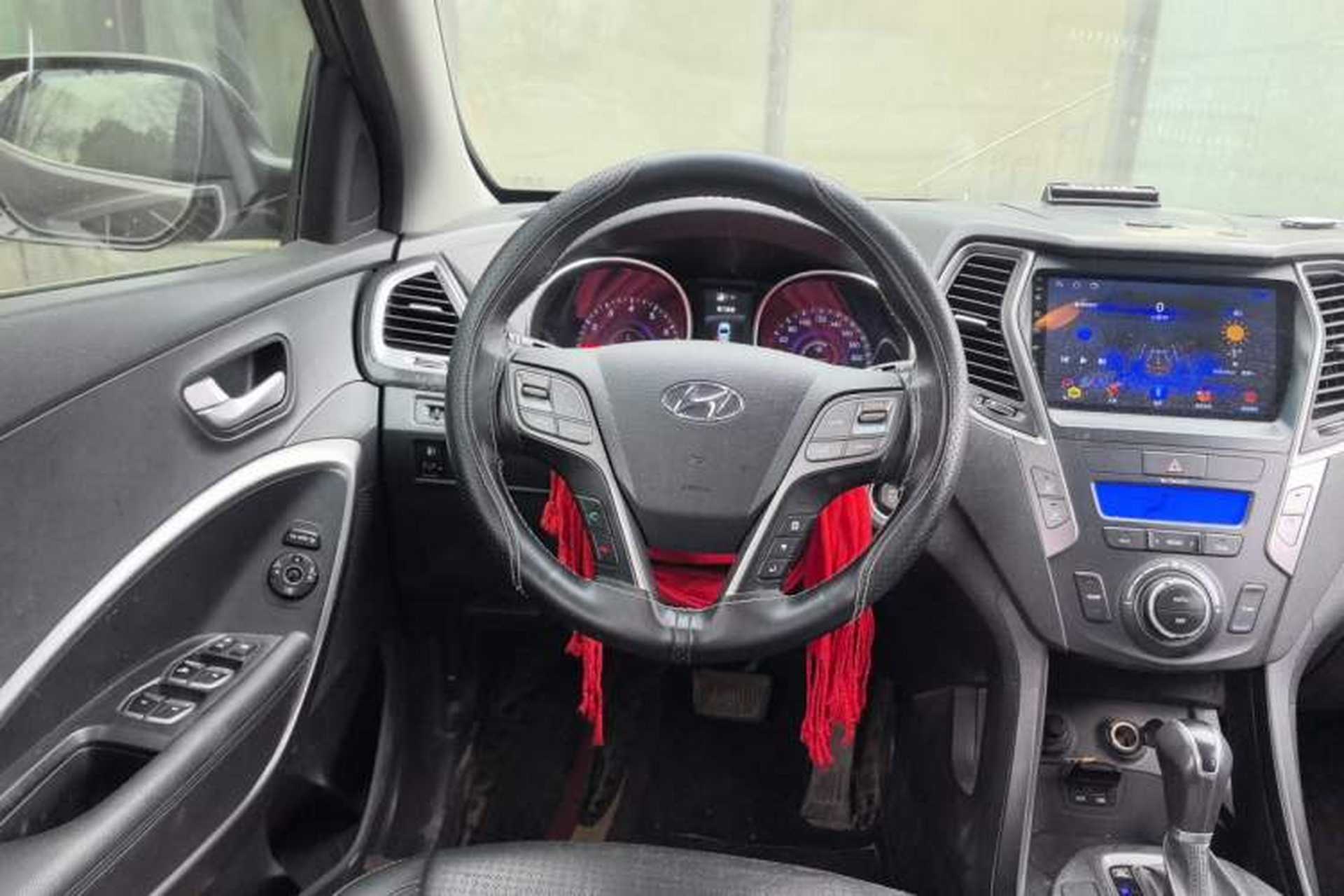 Used Hyundai Santa Fe 2013 2.4L Automatic Two-Wheel Drive Smart Version Steering Wheel