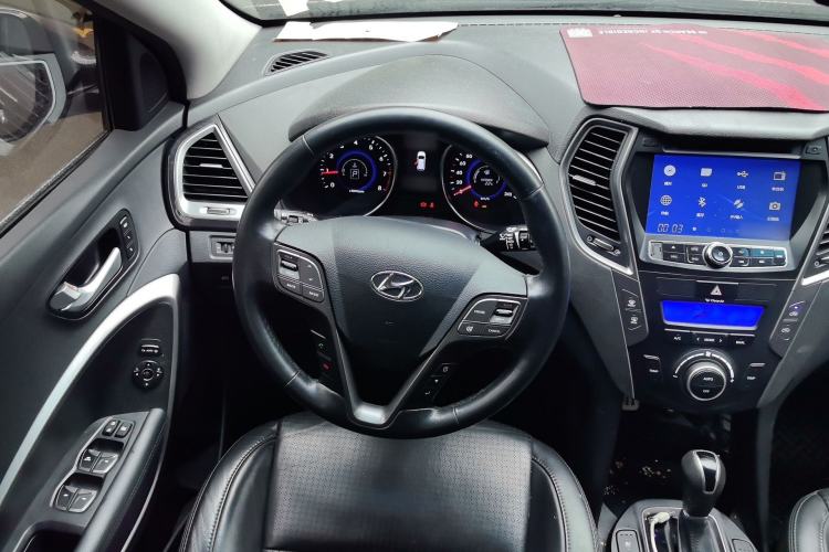 Used Hyundai Santa Fe 2013 2.0T Automatic All-Wheel Drive Prestige Version Steering Wheel
