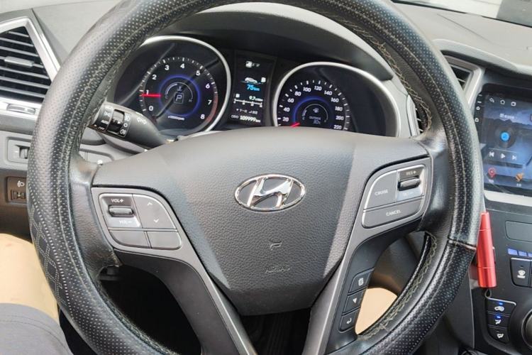 Used Hyundai Santa Fe 2013 2.4L Automatic 2WD Comfort Edition Steering Wheel