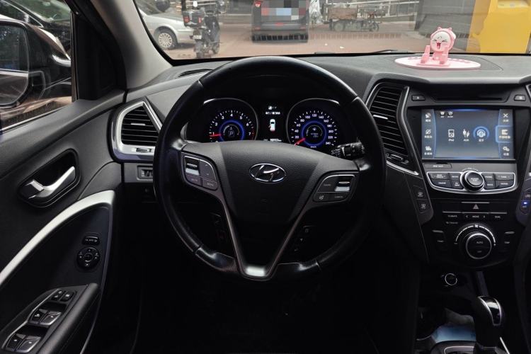 Used Hyundai Santa Fe 2013 Revised Version 2.4L Automatic All-Wheel Drive Smart Type Steering Wheel