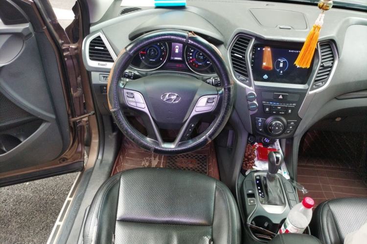 Used Hyundai Santa Fe 2013 2.4L Automatic 2WD Comfort Edition Steering Wheel