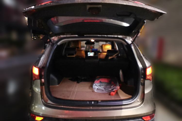 Used Hyundai Santa Fe 2013 2.4L Automatic Two-Wheel Drive Smart Version Trunk