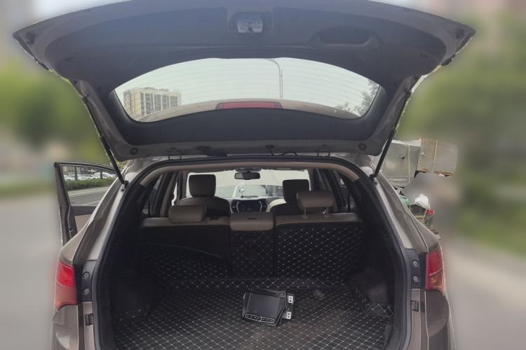 Used Hyundai Santa Fe 2013 2.4L Automatic 4x4 Smart Version Trunk