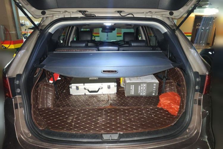 Used Hyundai Santa Fe 2013 2.0T Automatic All-Wheel Drive Top Trim Trunk