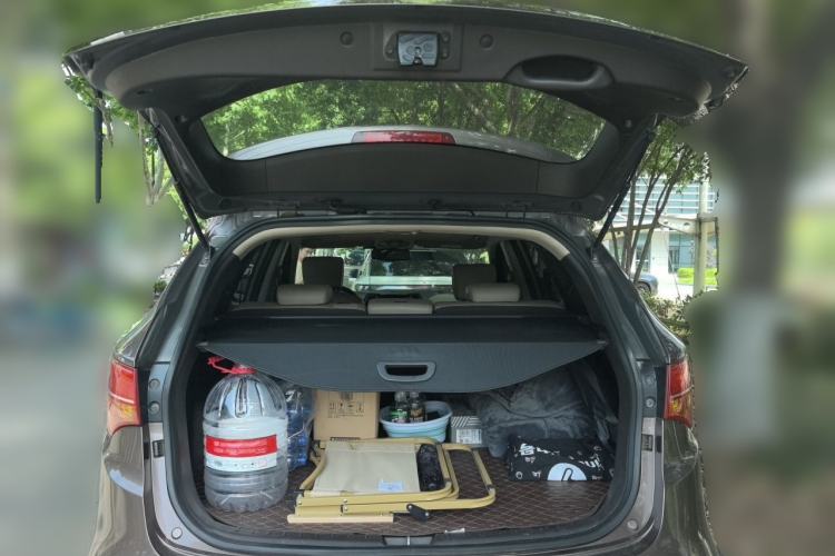 Used Hyundai Santa Fe 2013 2.4L Automatic Two-Wheel Drive Smart Version Trunk