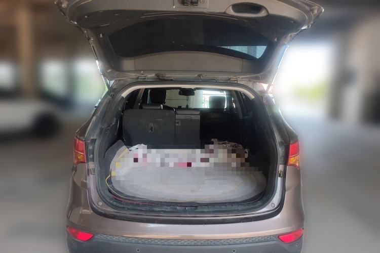 Used Hyundai Santa Fe 2013 2.4L Automatic Two-Wheel Drive Smart Version Trunk