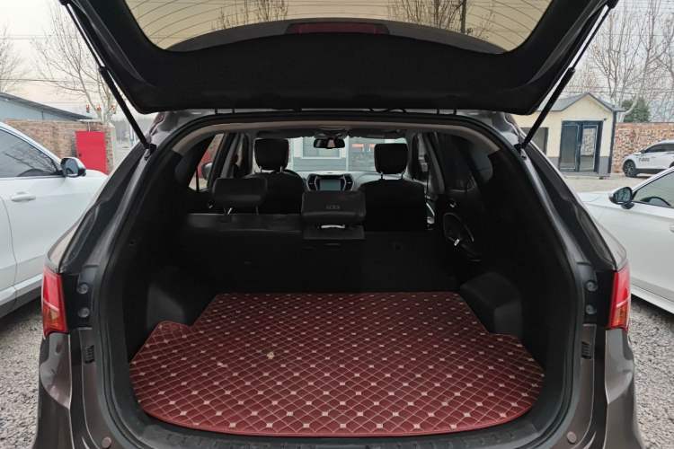 Used Hyundai Santa Fe 2013 2.4L Automatic Two-Wheel Drive Smart Version Trunk