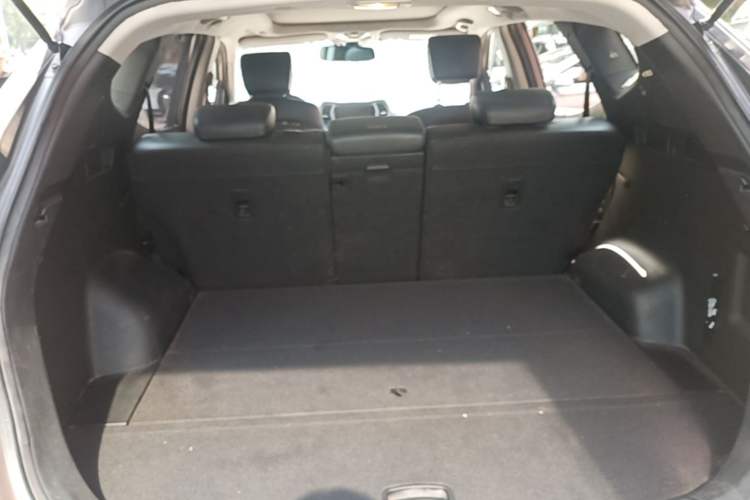 Used Hyundai Santa Fe 2013 2.4L Automatic Two-Wheel Drive Smart Version Trunk