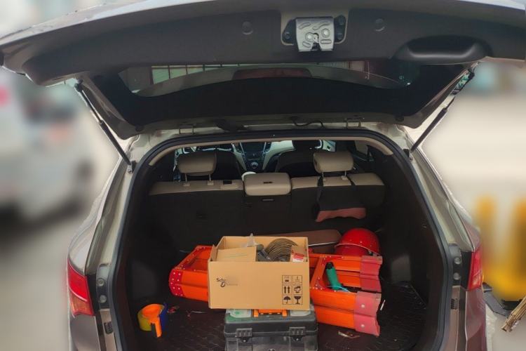 Used Hyundai Santa Fe 2013 2.4L Automatic Two-Wheel Drive Smart Version Trunk