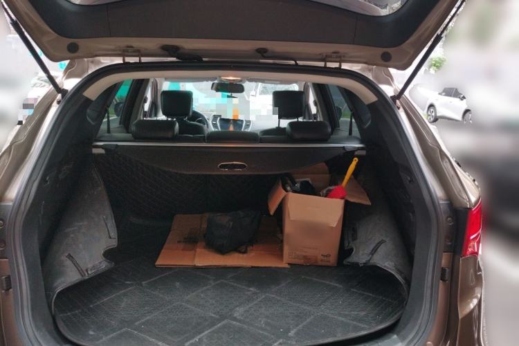 Used Hyundai Santa Fe 2013 2.4L Automatic 2WD Comfort Edition Trunk